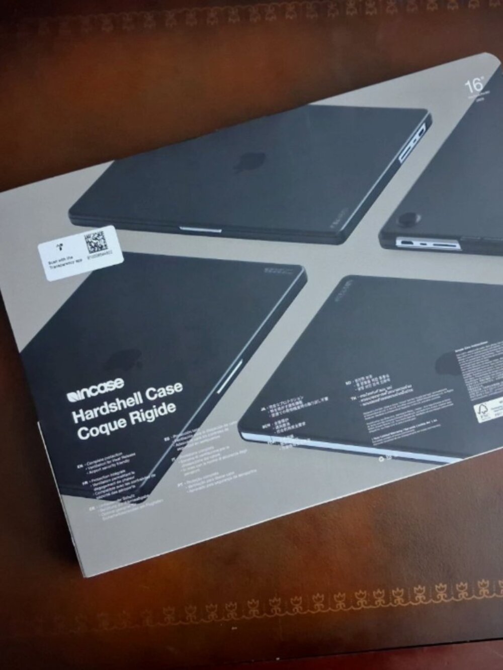 Incase Hardshell Dots Case Black for MacBook Pro 16" 2021 - MacBook Pro M2 2023 - Picture 2 of 7